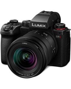 Panasonic S5 II with 20-60mm 3.5-5.6. Lens